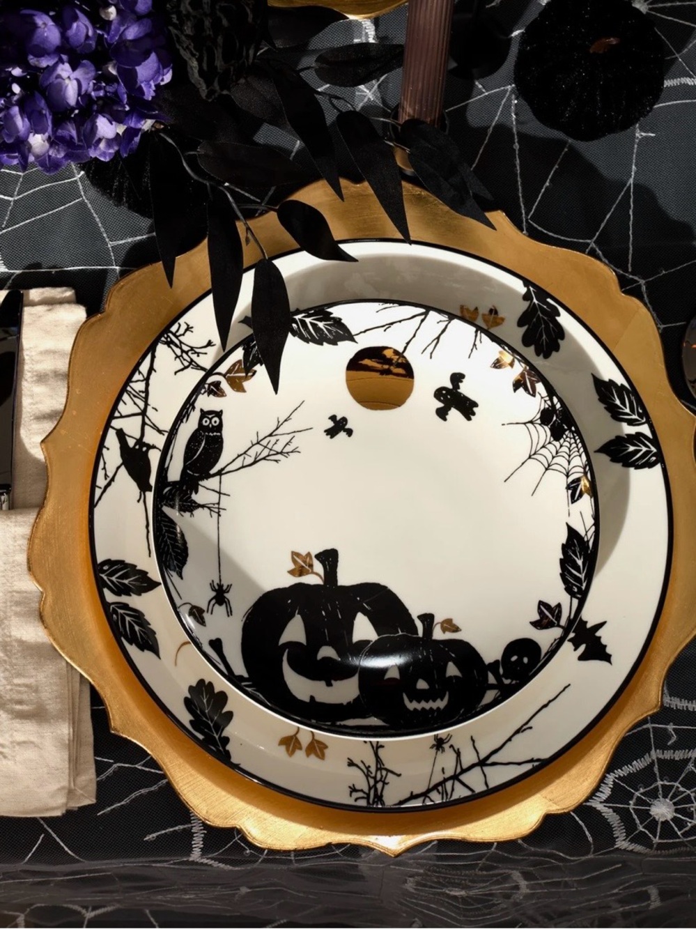 Two4Me Two4U * TWO NEW Lenox Halloween 8” plates (black cat and jack-o-lantern) - Picture 3 of 4